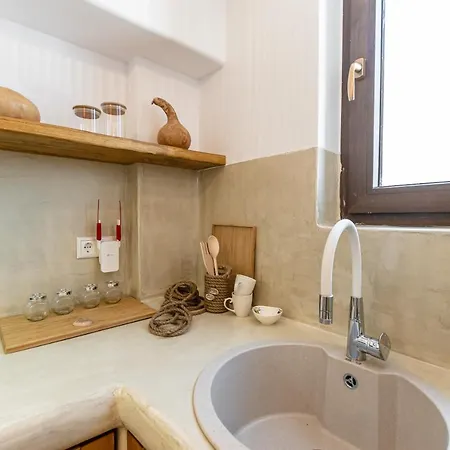 White Luxurious Ii Glinado Naxos