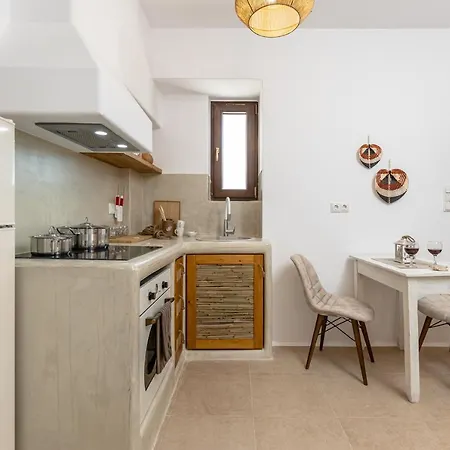 White Luxurious Ii Glinado Naxos